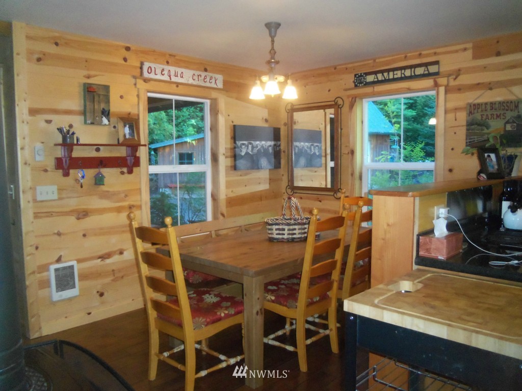 195 South Hawkins Road Winlock, WA 98596 - Photo 4 of 19