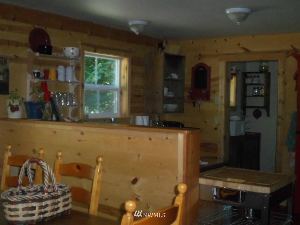 195 South Hawkins Road Winlock, WA 98596 - Photo 5 of 19