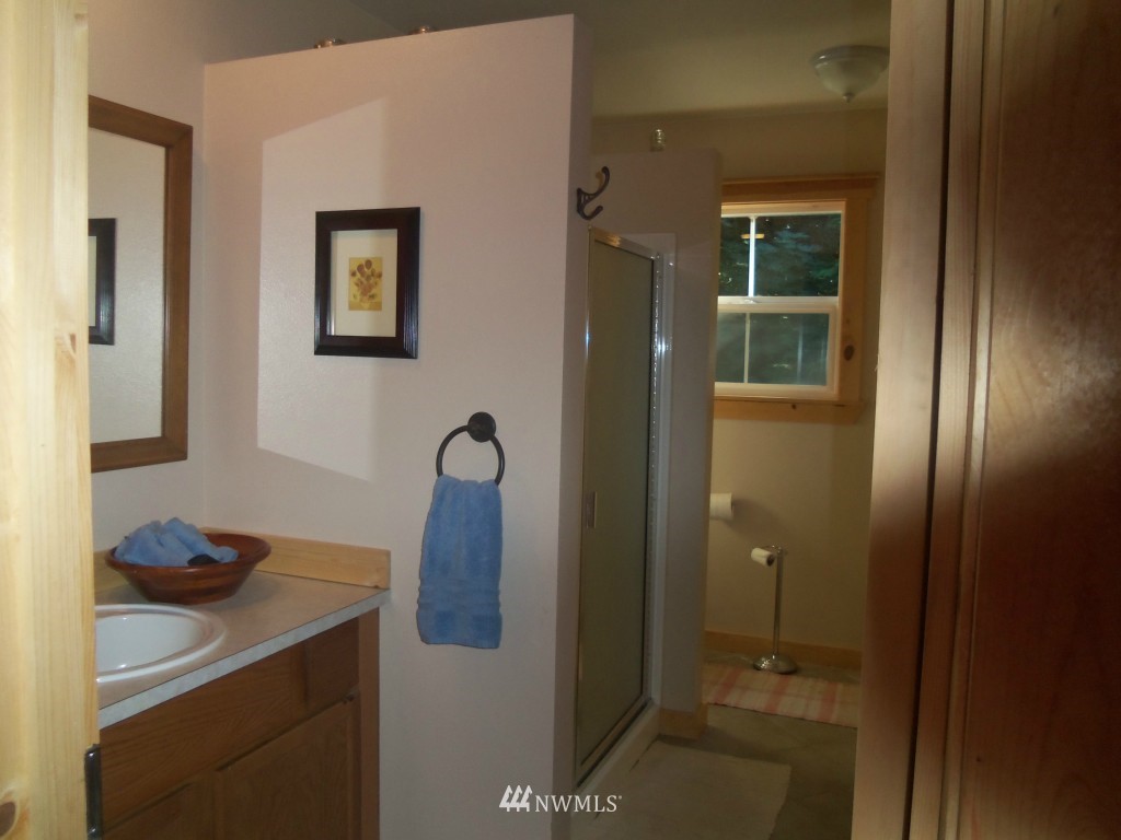 195 South Hawkins Road Winlock, WA 98596 - Photo 8 of 19