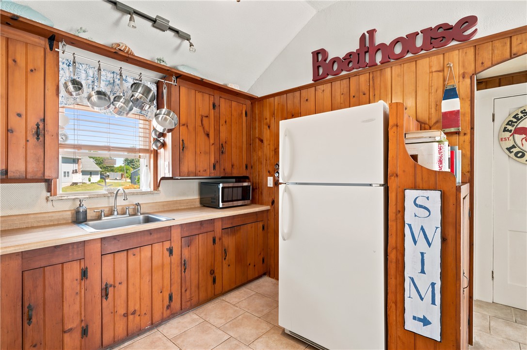 86 Conch Road Narragansett, RI 02882 - Photo 18 of 50
