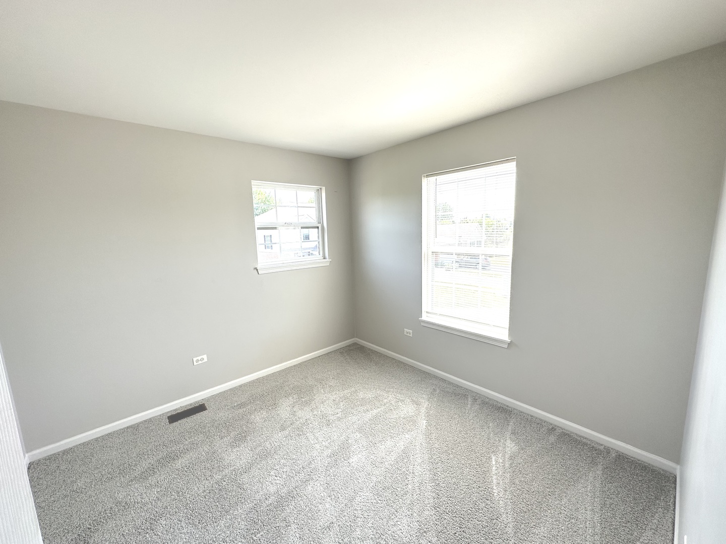 5900 Dublin Court, Unit 5900 McHenry, IL 60050 - Photo 9 of 14 an empty room with a window