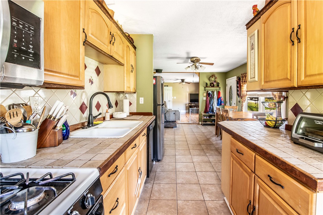 12 Abbey Lane Foster, RI 02825 - Photo 2 of 28