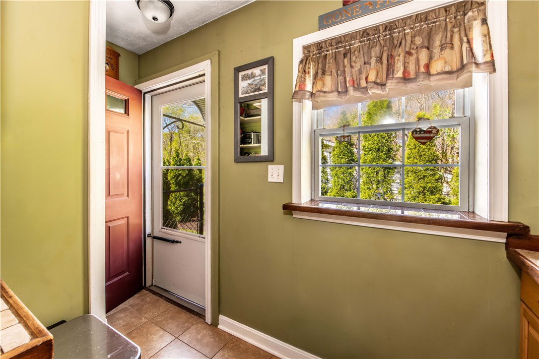 12 Abbey Lane Foster, RI 02825 - Photo 10 of 28