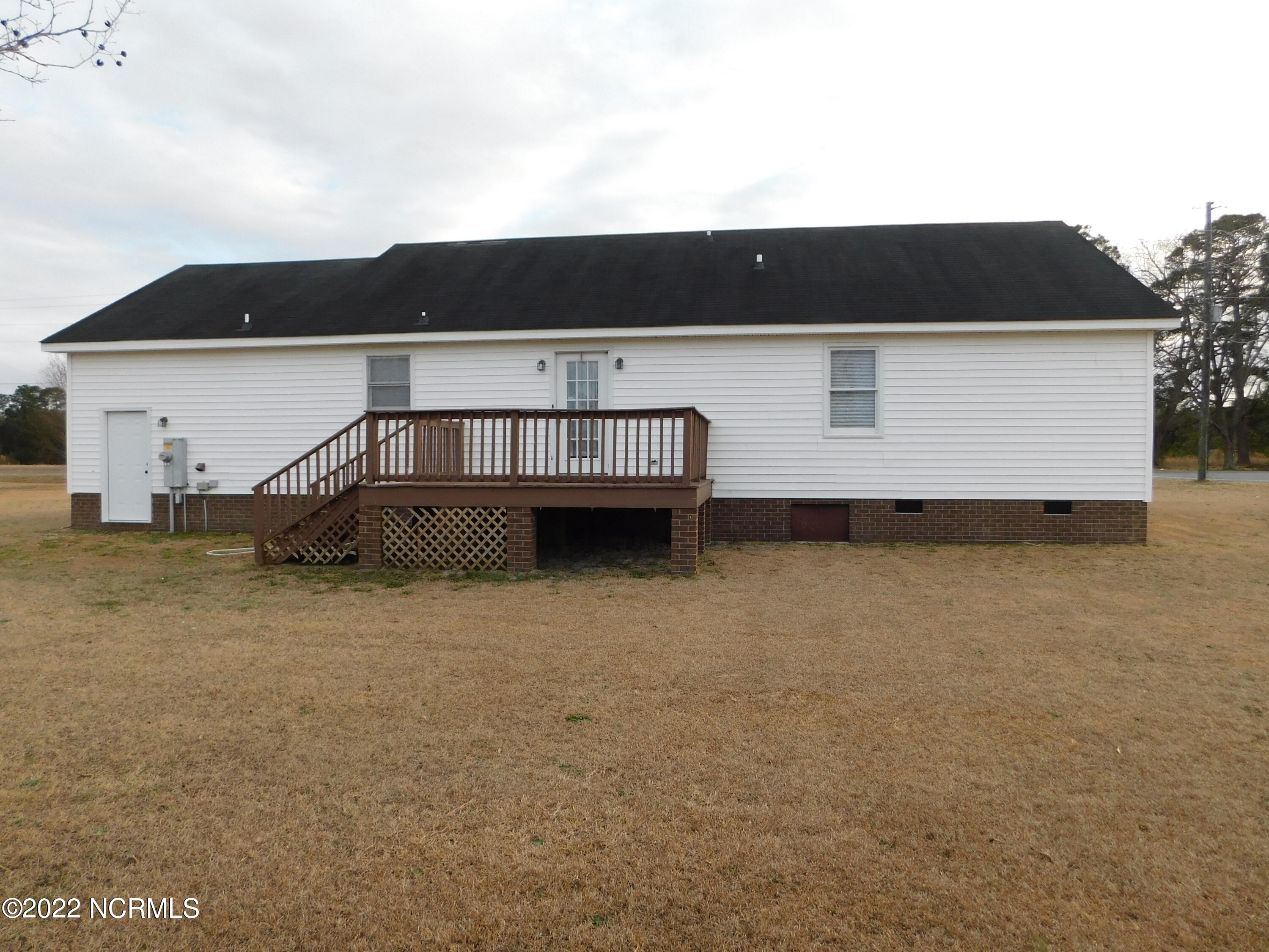 811 Outlaw Road Dudley, NC 28333 - Photo 4 of 27 Back Yard View of Home
