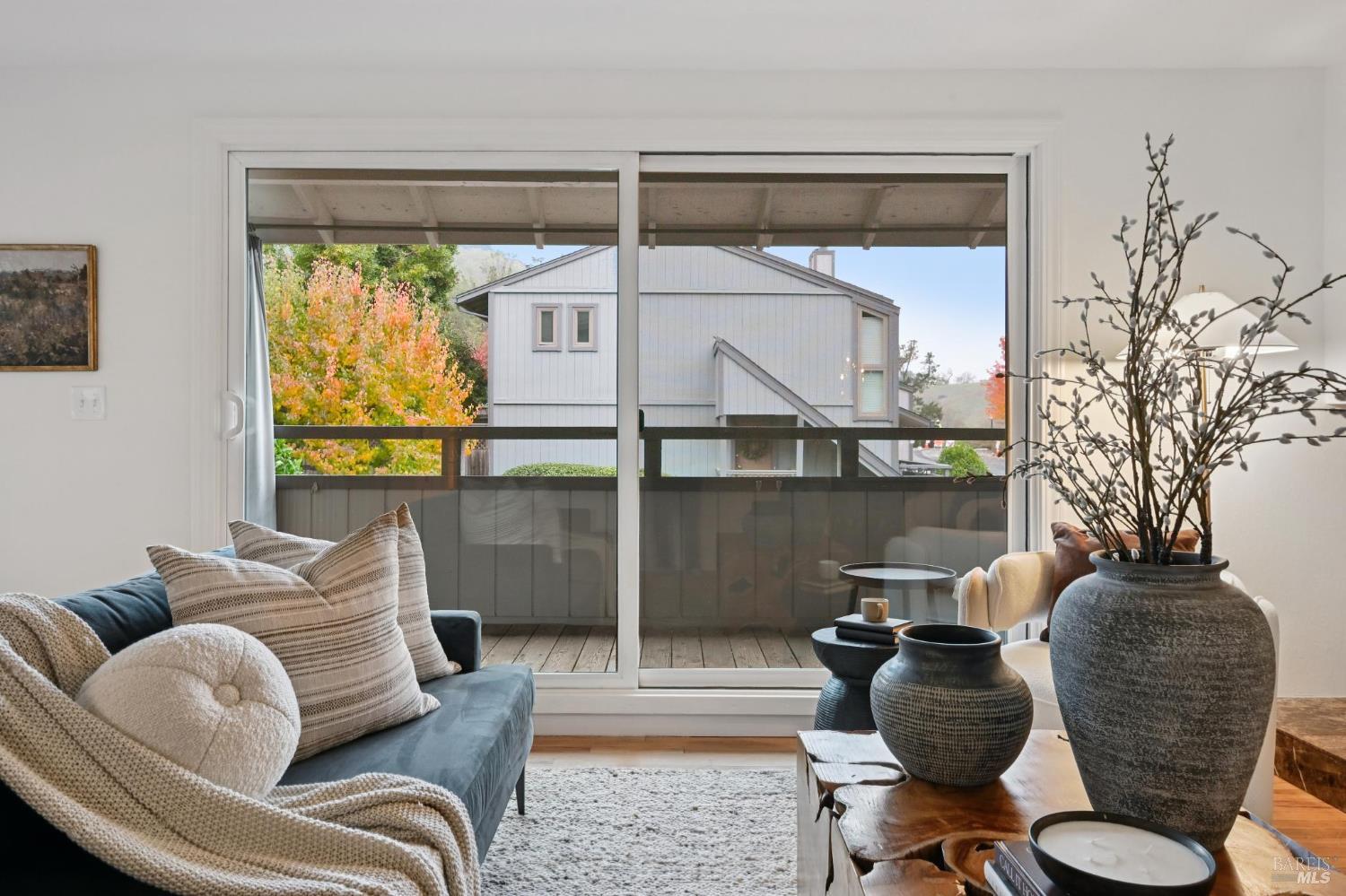 405 Sylvia Way San Rafael, CA 94903 - Photo 4 of 21