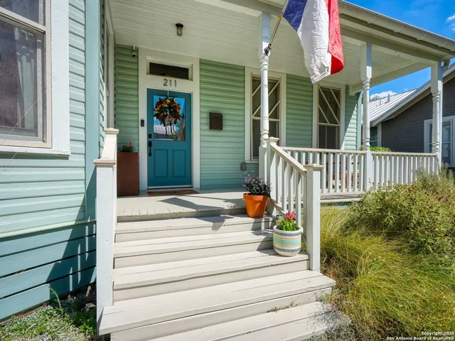 a view of a entrance door of the house
