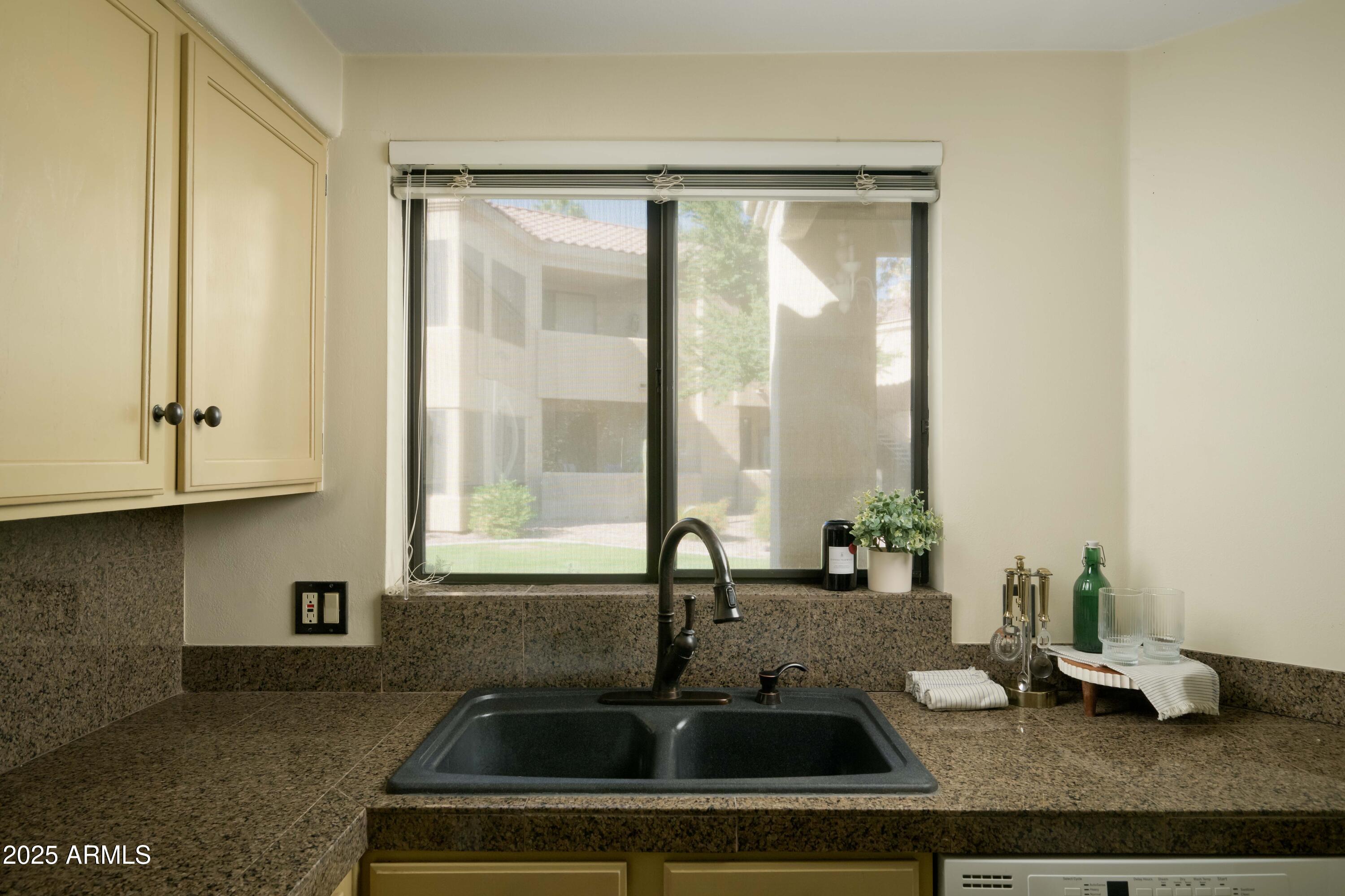 7575 East Indian Bend Road, Unit 1118 Scottsdale, AZ 85250 - Photo 5 of 25 Kitchen
