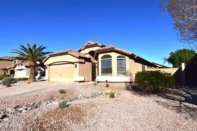 $2,295 | 10230 West Country Club Trail, Peoria, AZ 85383