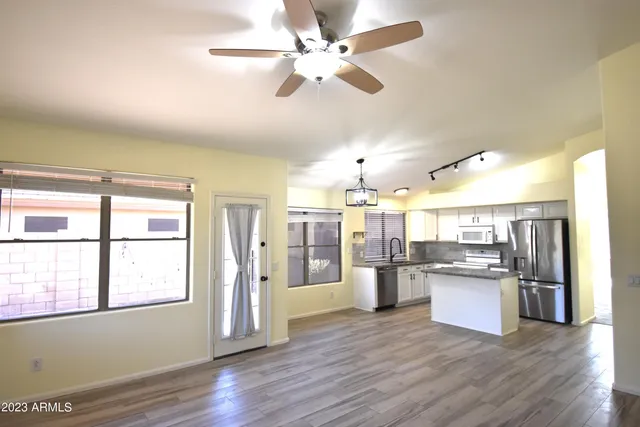 $2,295 | 10230 West Country Club Trail, Peoria, AZ 85383