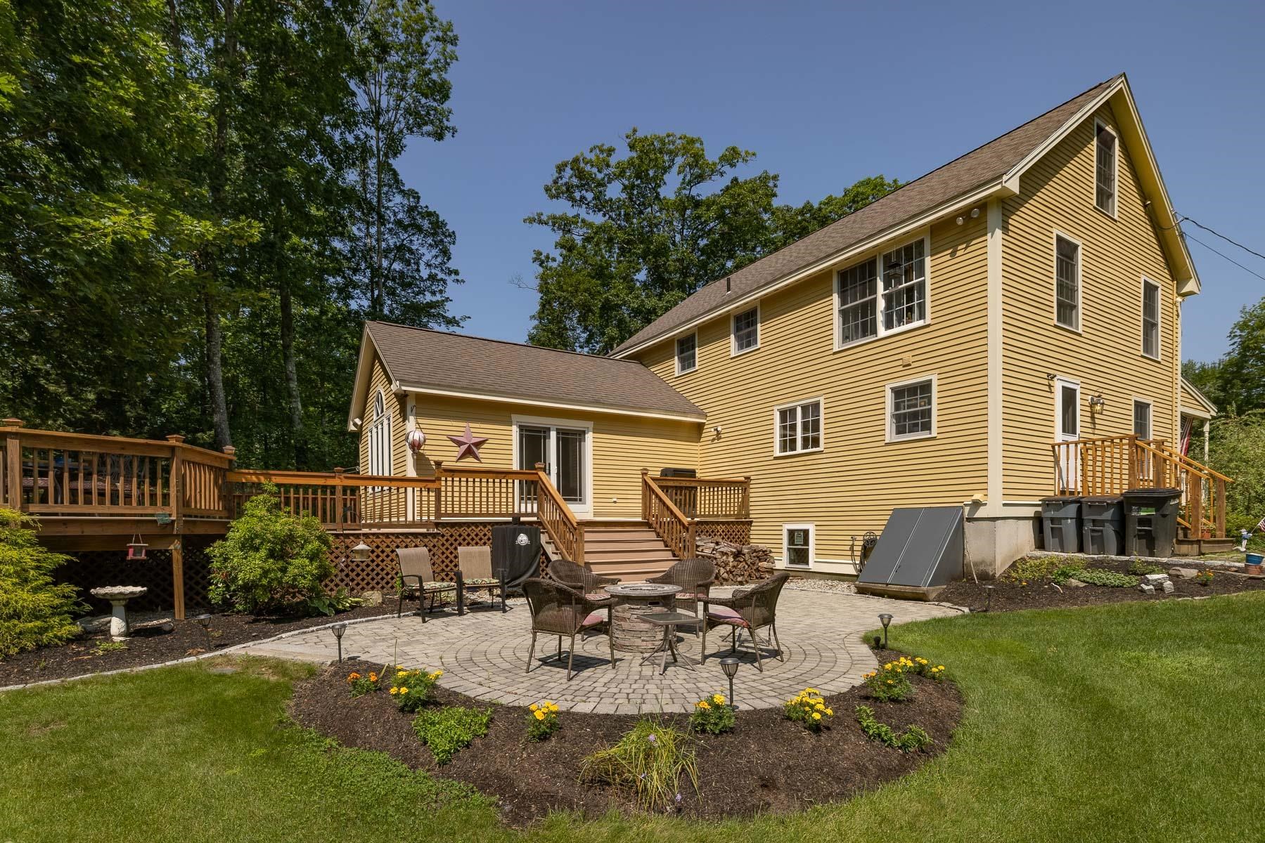 12 Farm Road Kingston, NH 03848 - Photo 2 of 4