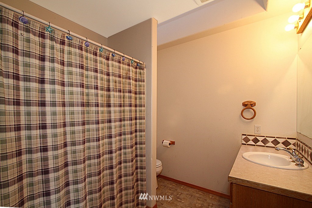 605 Moe Road Camano Island, WA 98282 - Photo 15 of 24 Gallery Image 15