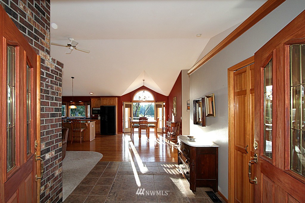 605 Moe Road Camano Island, WA 98282 - Photo 5 of 24 Gallery Image 5