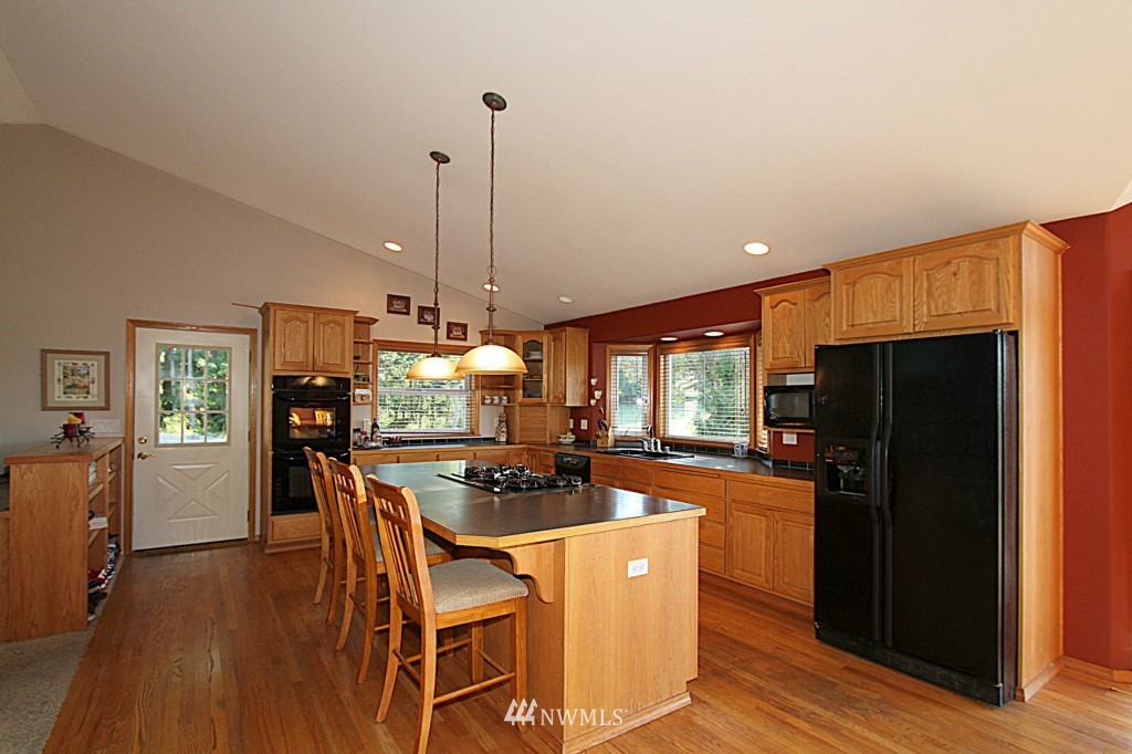 605 Moe Road Camano Island, WA 98282 - Photo 8 of 24 Gallery Image 8