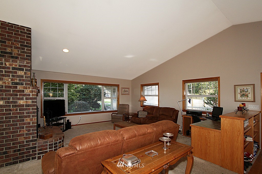 605 Moe Road Camano Island, WA 98282 - Photo 10 of 24 Gallery Image 10