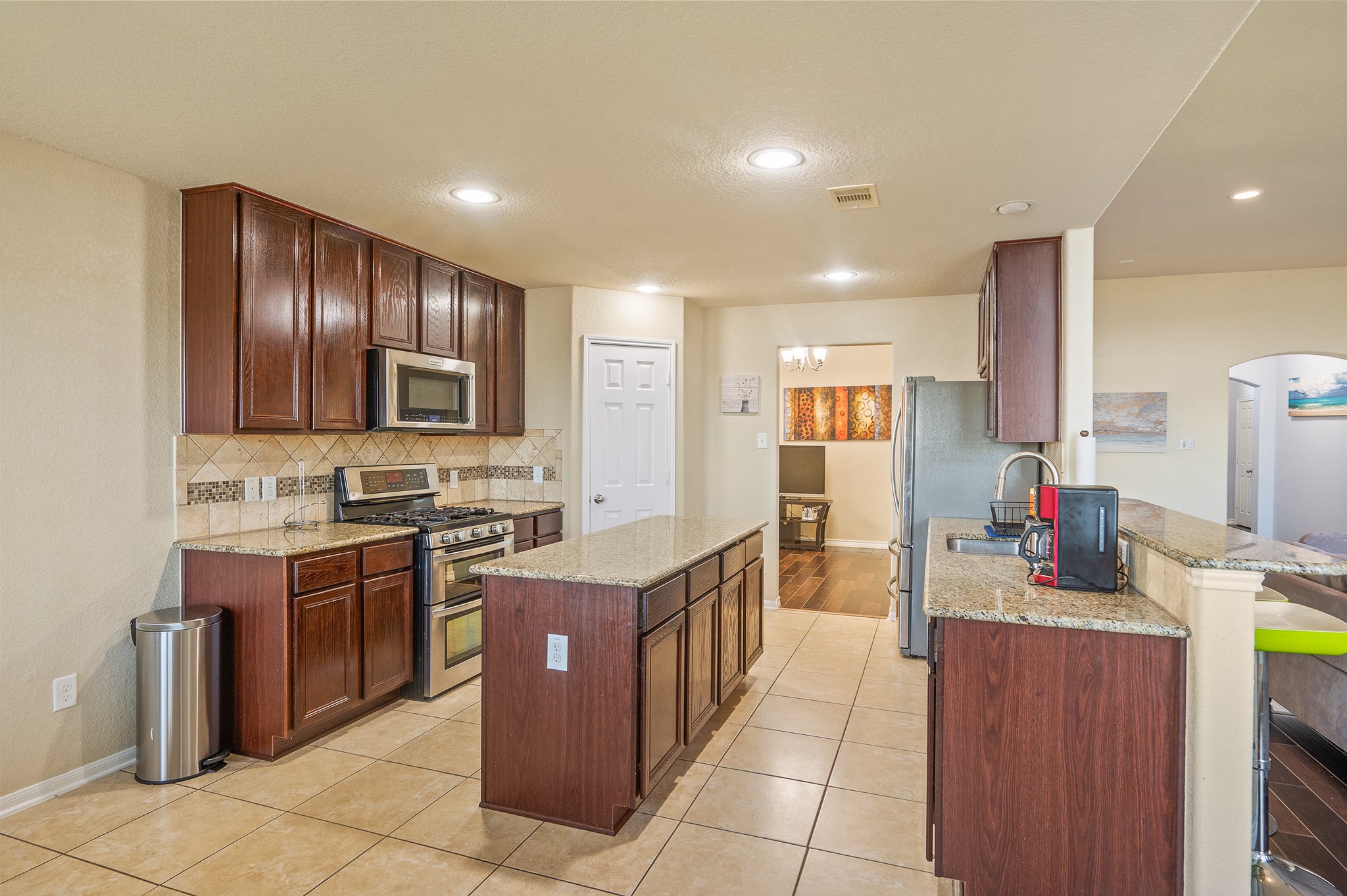 23454 Quarry Path Way Katy, TX 77493 - Photo 24 of 39 a kitchen with lots of counter top space