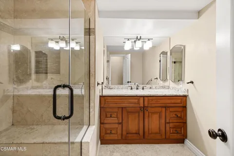 $699,999 | 4950 Louise Avenue, Unit 301, Encino, CA 91316