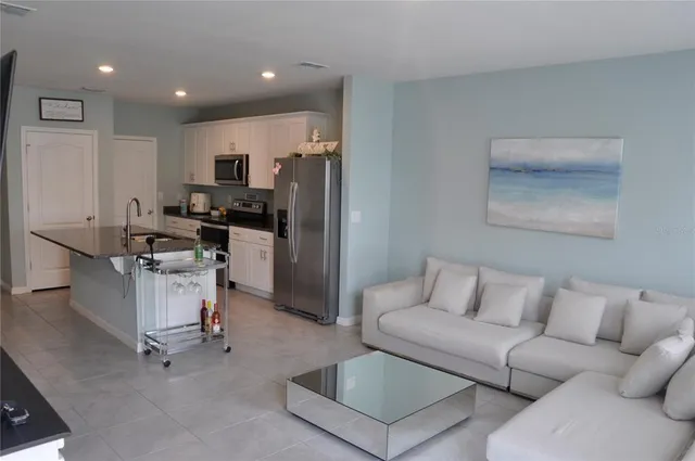 $2,400 | 4 Bella Oaks Drive, Port Orange, FL 32129