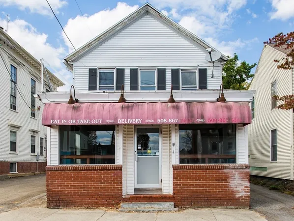 $249,900 | 4 East Main Street, West Brookfield, MA 01585