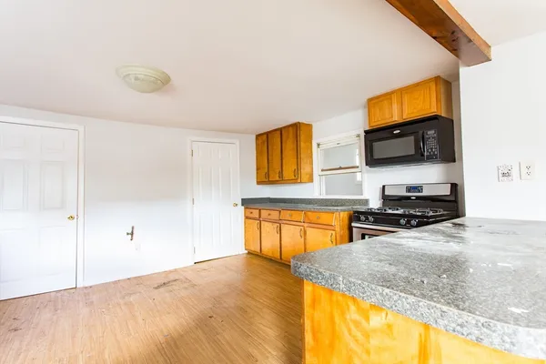$249,900 | 4 East Main Street, West Brookfield, MA 01585