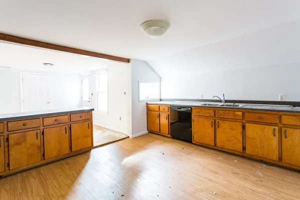 $249,900 | 4 East Main Street, West Brookfield, MA 01585