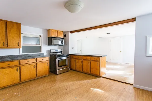 $249,900 | 4 East Main Street, West Brookfield, MA 01585