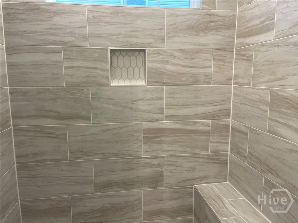 150 Como Drive Pooler, GA 31322 - Photo 4 of 7 Amazing 6' Tiled Shower with 12" bench