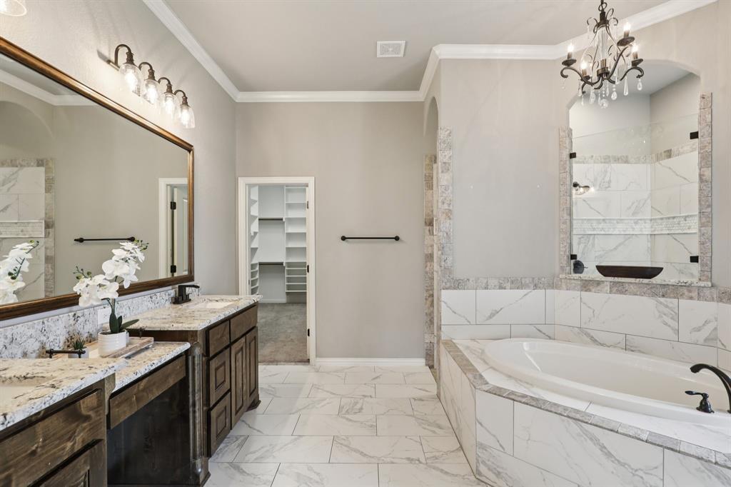 1020 Jesse James Lane Springtown, TX 76082 - Photo 26 of 38 Primary Bathroom