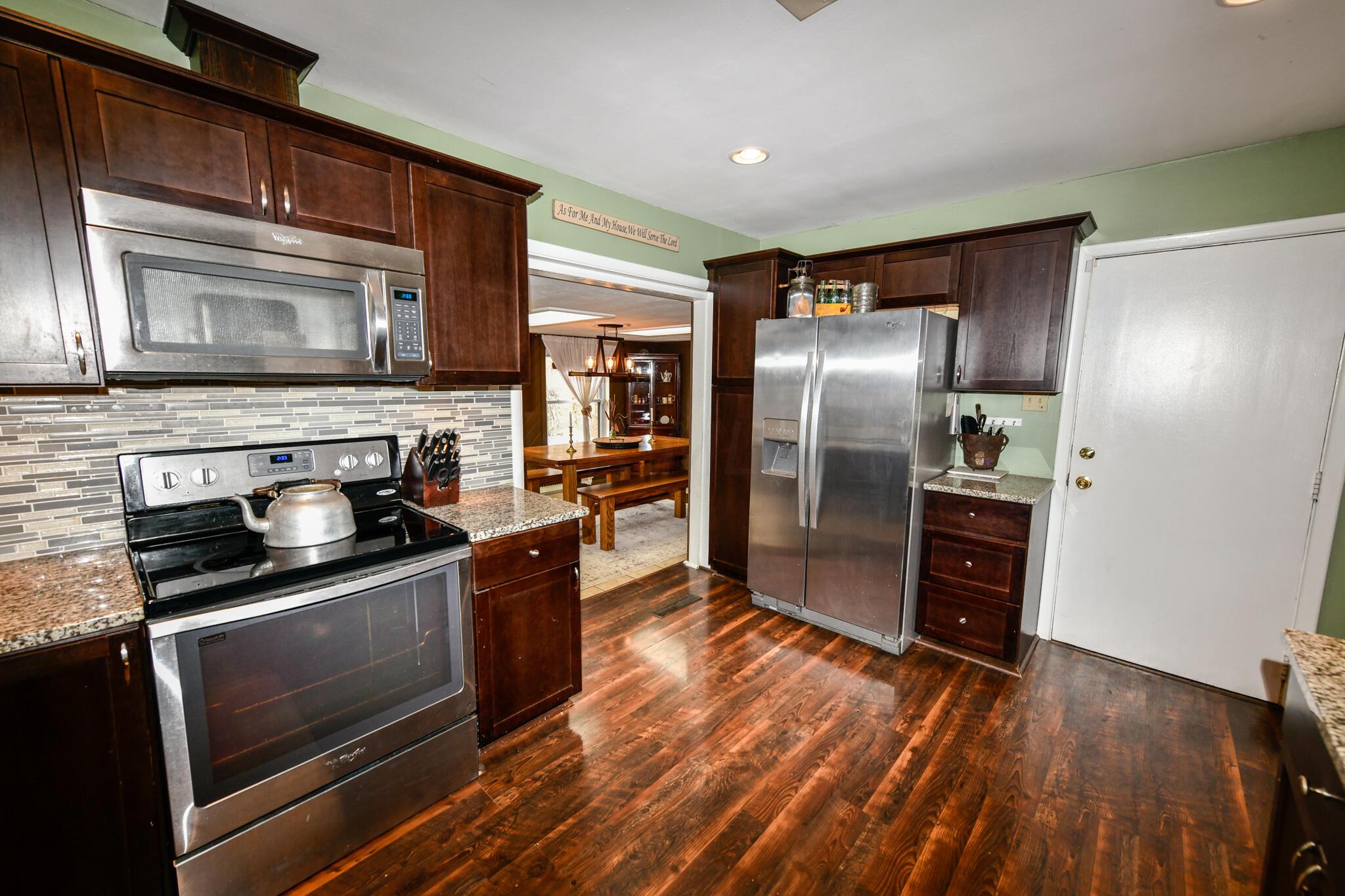 902 Afton Road Columbus, OH 43221 - Photo 18 of 42 Whirlpool SS Appliances