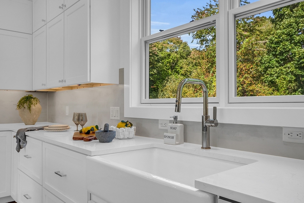 91 Virginia Road Concord, MA 01742 - Photo 8 of 42