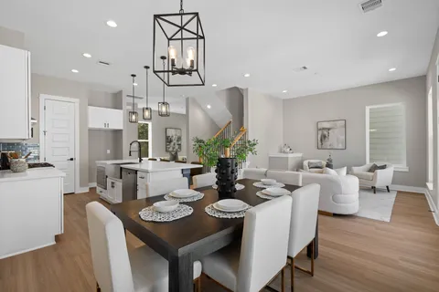 $699,800 | 5824-5826 Highland Sun Lane, Houston, TX 77091