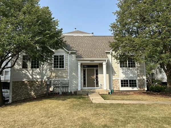 $2,450 | 1860 Middlebury Drive, Unit 1860, Aurora, IL 60503