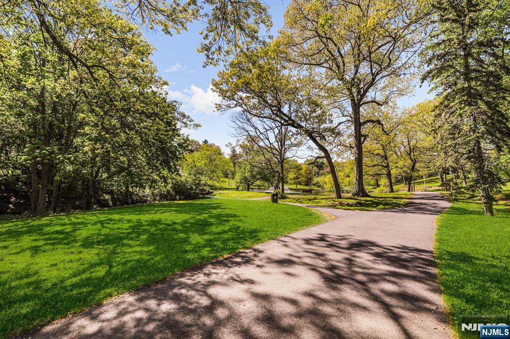 95 Yantacaw Brook Road Montclair, NJ 07043 - Photo 40 of 48