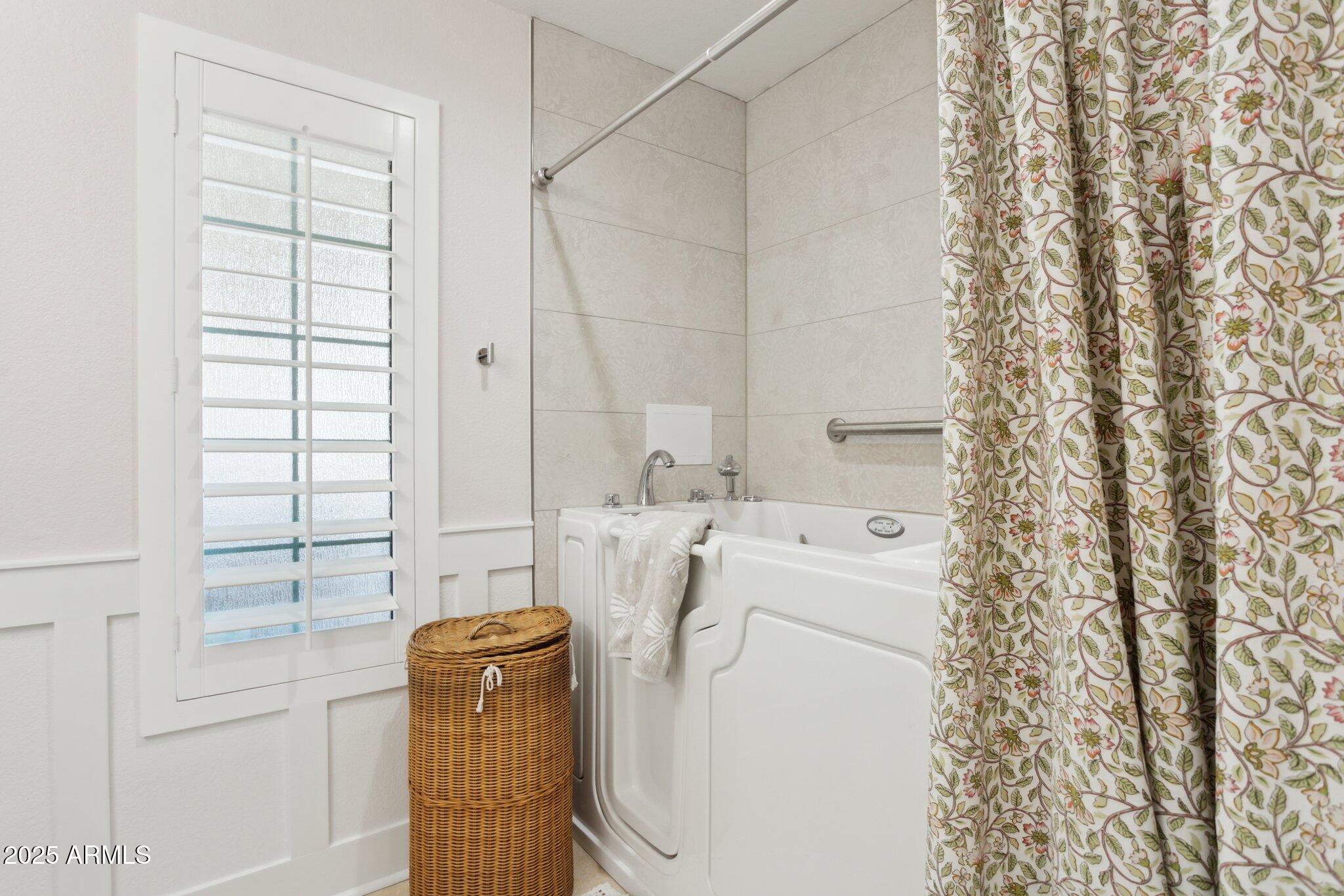 2346 North Kachina Mesa, AZ 85203 - Photo 32 of 60 3rd Bathroom