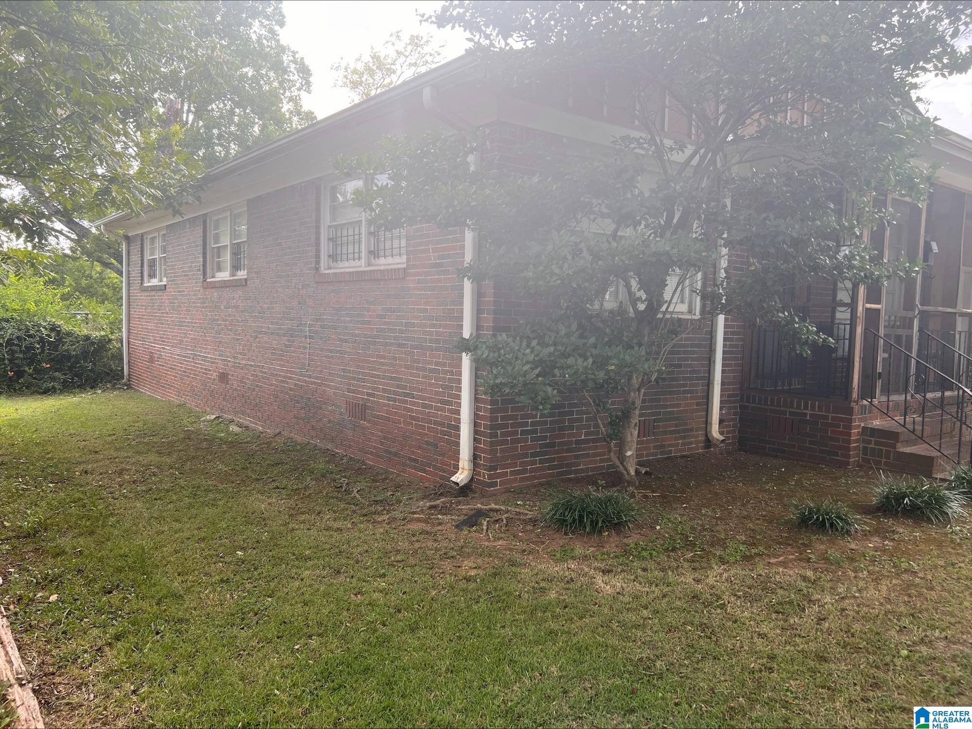 216 26th Street Southwest Birmingham, AL 35211 - Photo 4 of 21