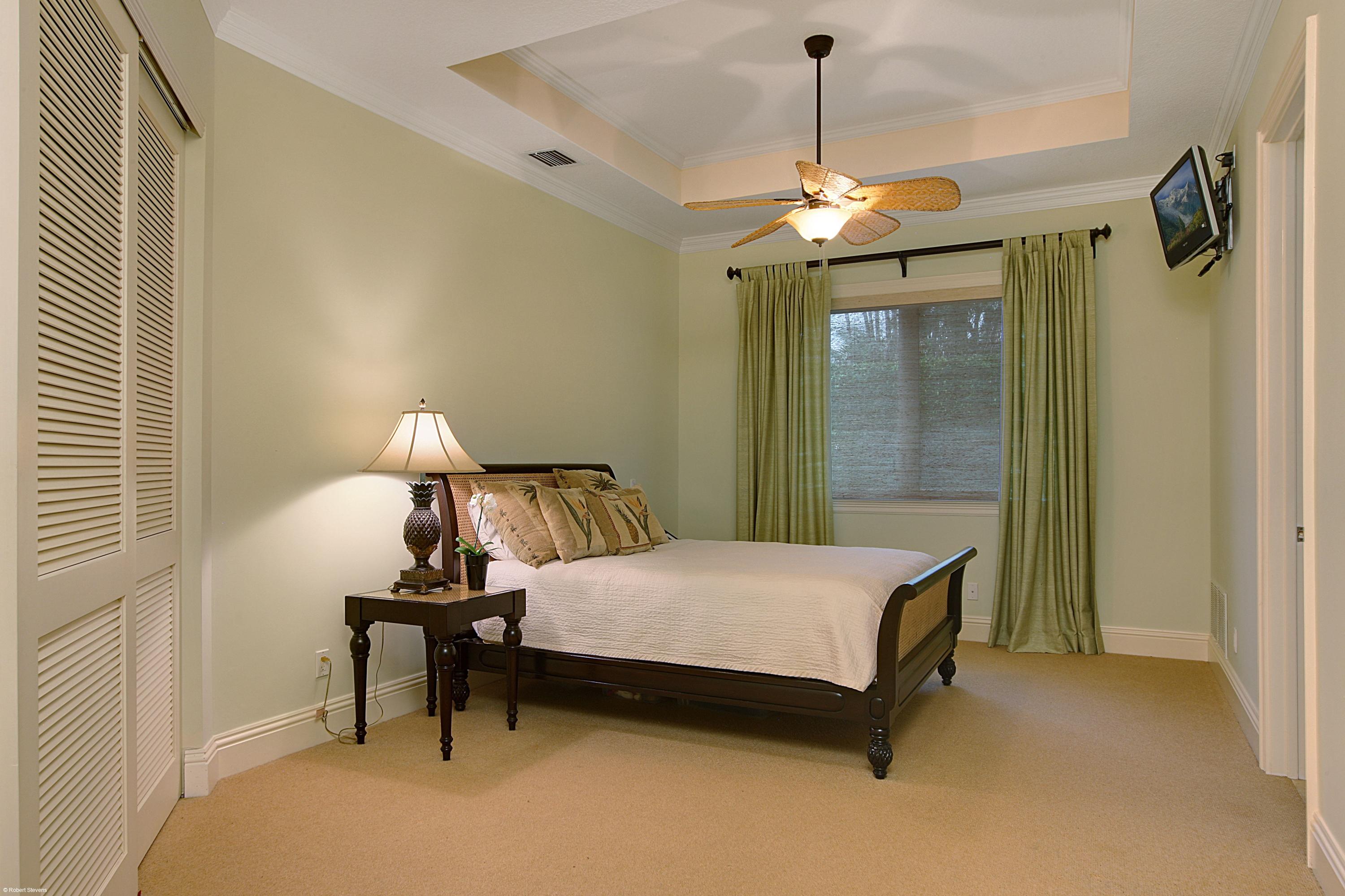 18880 Loxahatchee River Road Jupiter, FL 33458 - Photo 24 of 38 Guest Bedroom