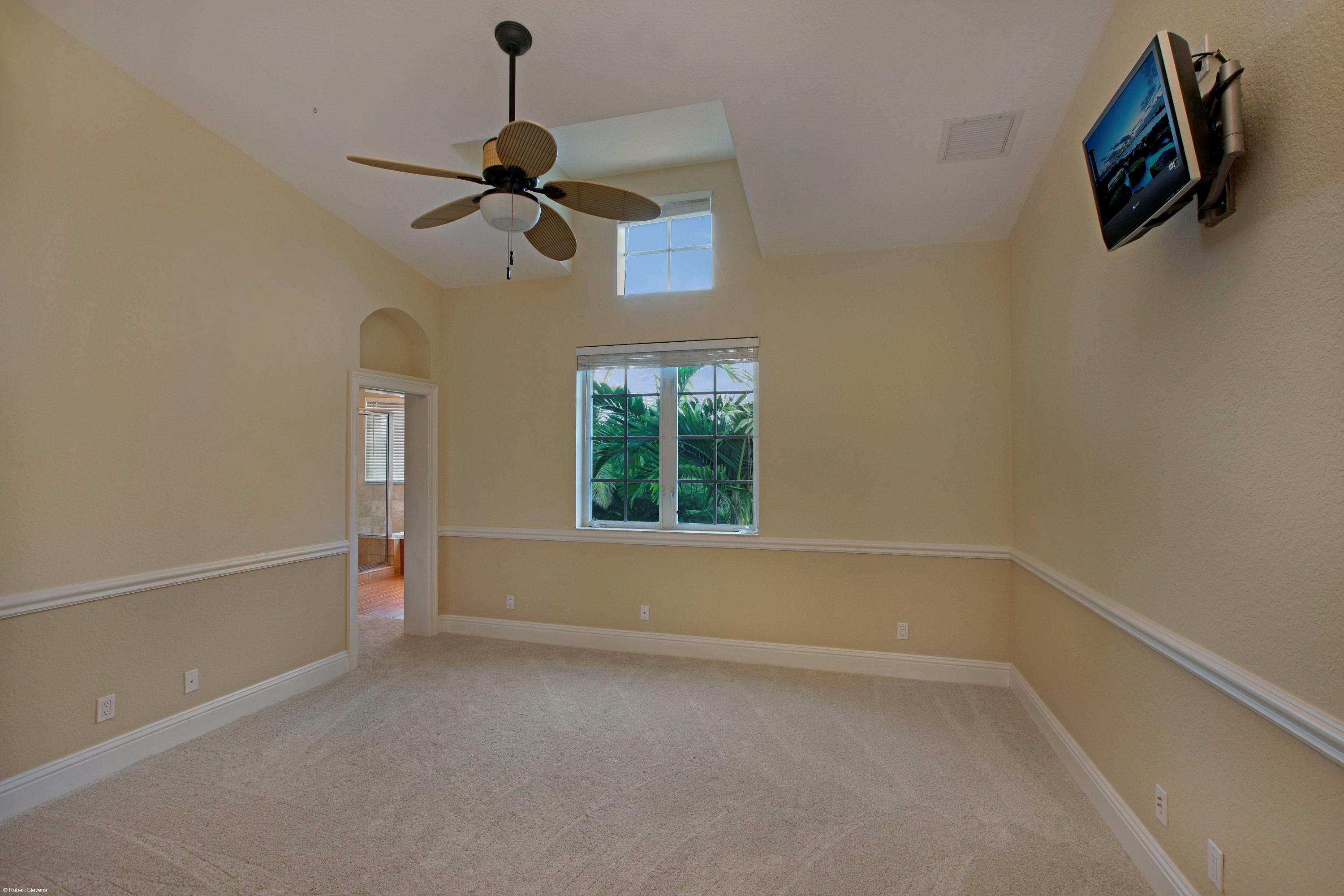 18880 Loxahatchee River Road Jupiter, FL 33458 - Photo 25 of 38 Guest Bedroom