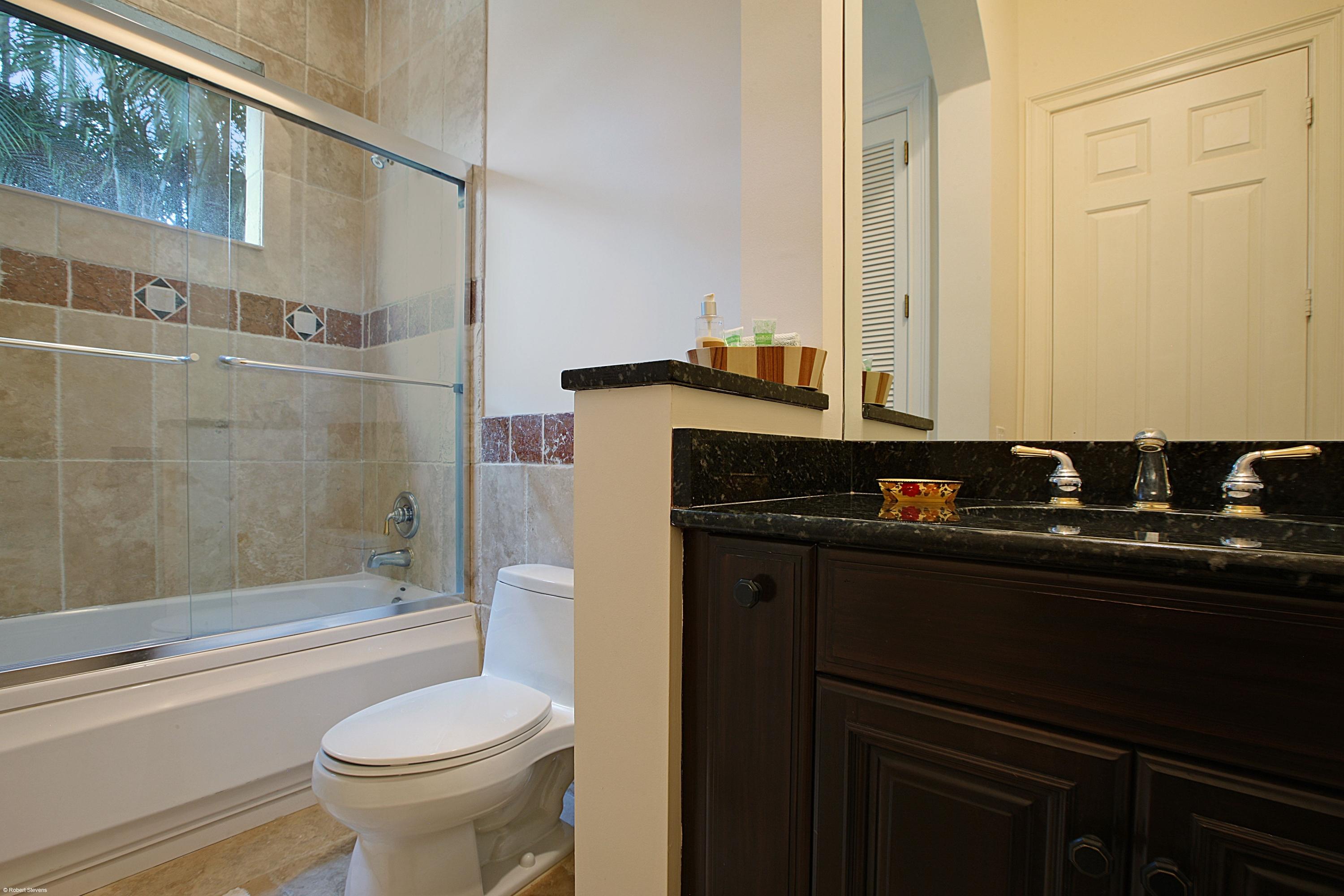 18880 Loxahatchee River Road Jupiter, FL 33458 - Photo 26 of 38 Guest Bathroom