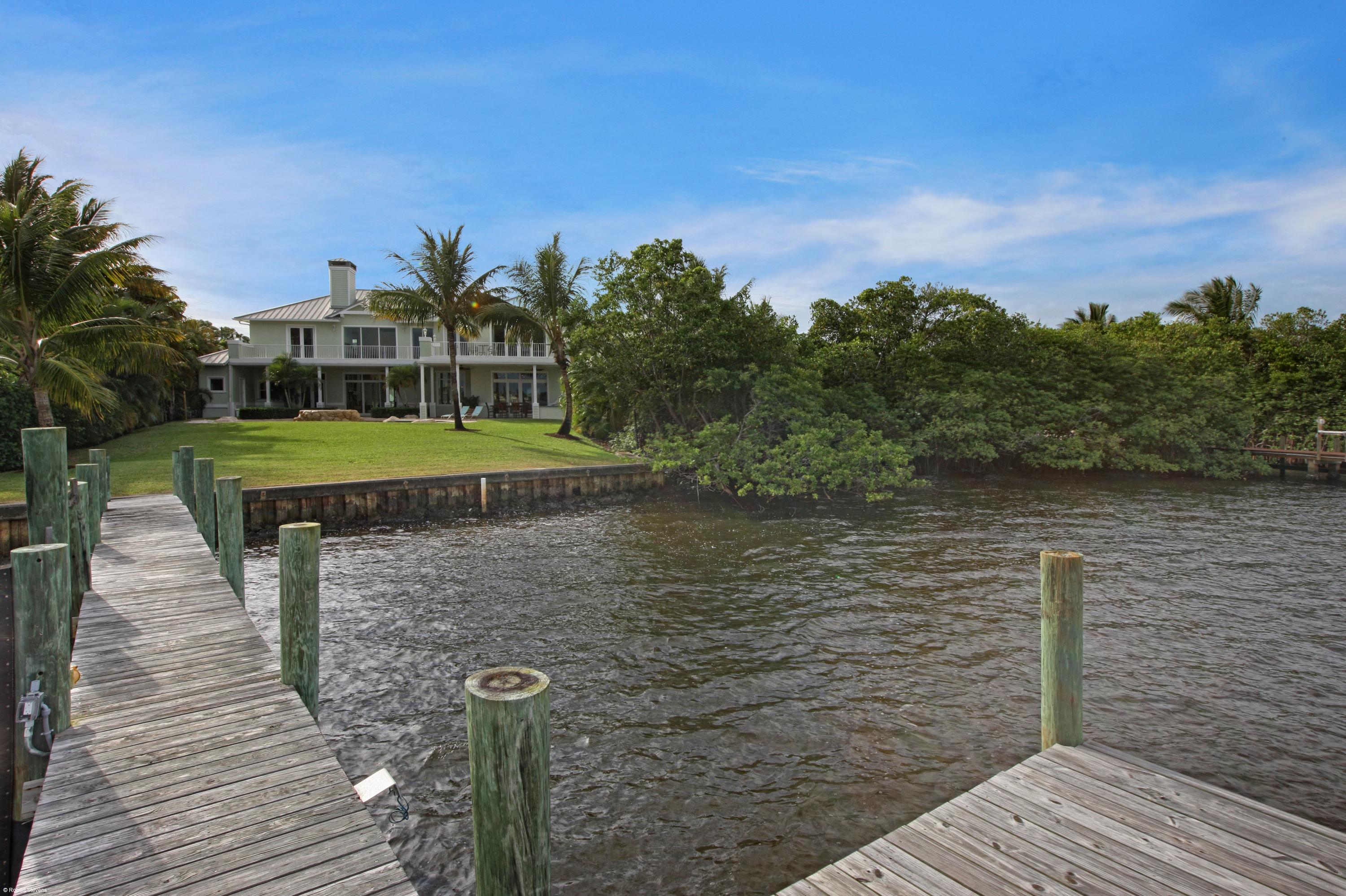 18880 Loxahatchee River Road Jupiter, FL 33458 - Photo 35 of 38 Exterior Back