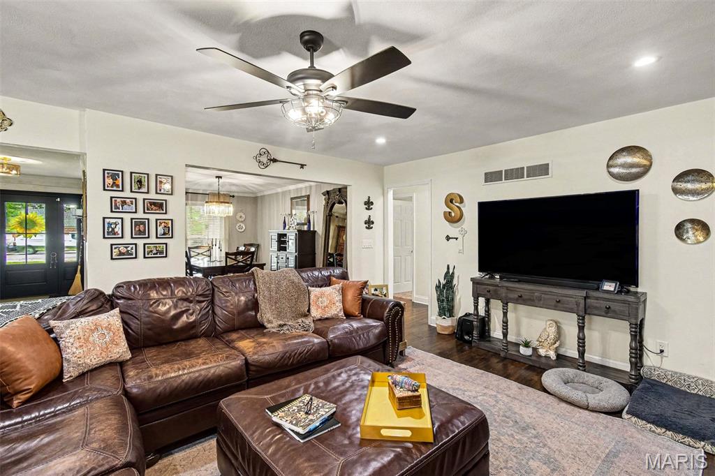 4706 Butler Hill Road St. Louis, MO 63128 - Photo 4 of 34