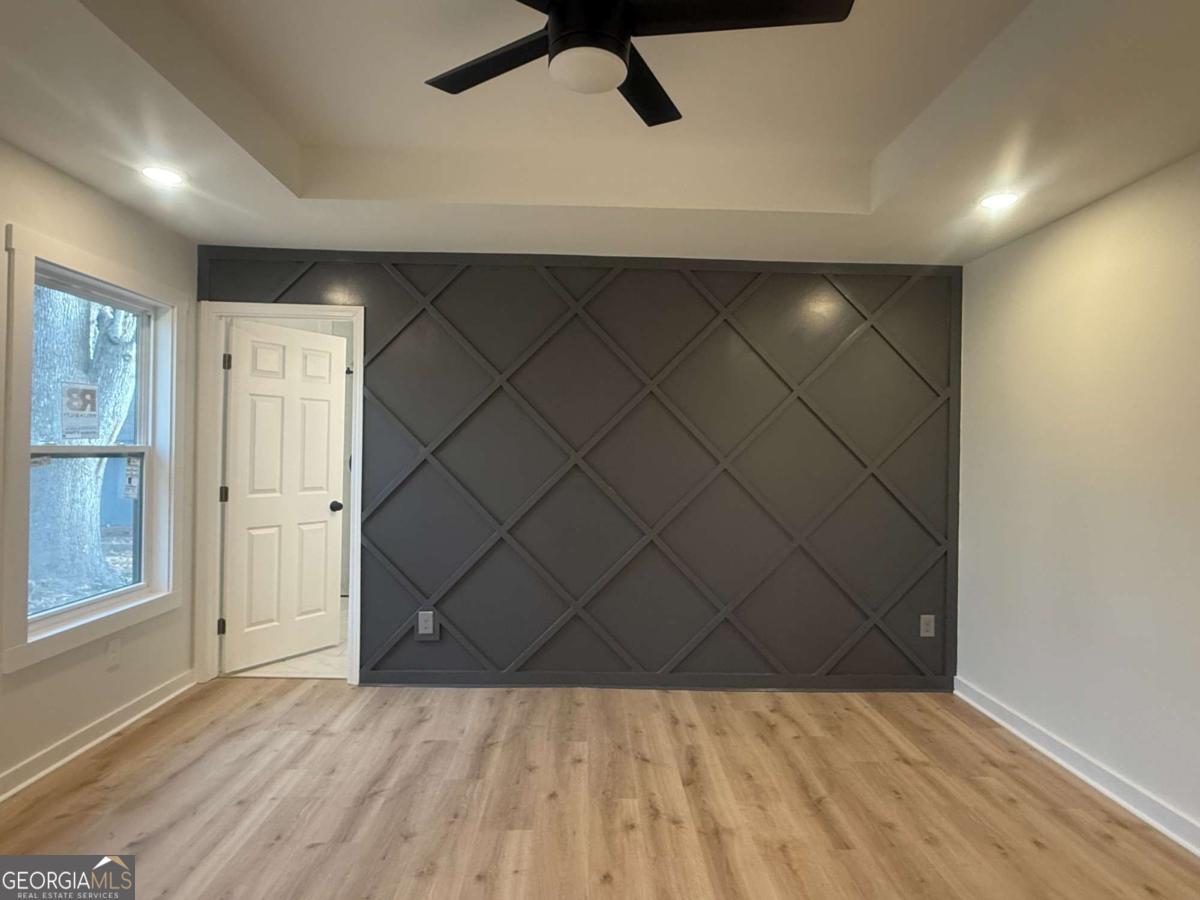 3112 North Avenue Decatur, GA 30033 - Photo 29 of 52 a view of a livingroom with wooden floor and a window