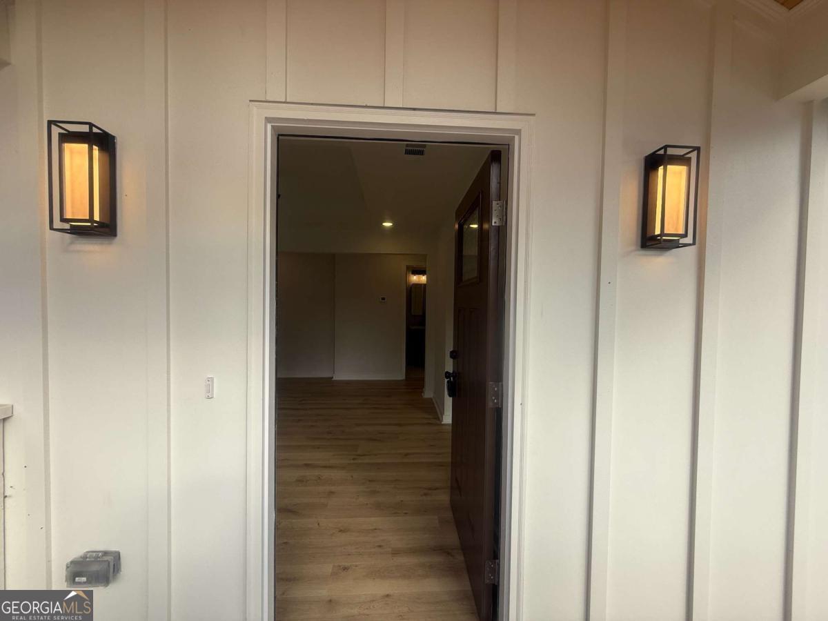 3112 North Avenue Decatur, GA 30033 - Photo 5 of 52 a view of a hallway with front door