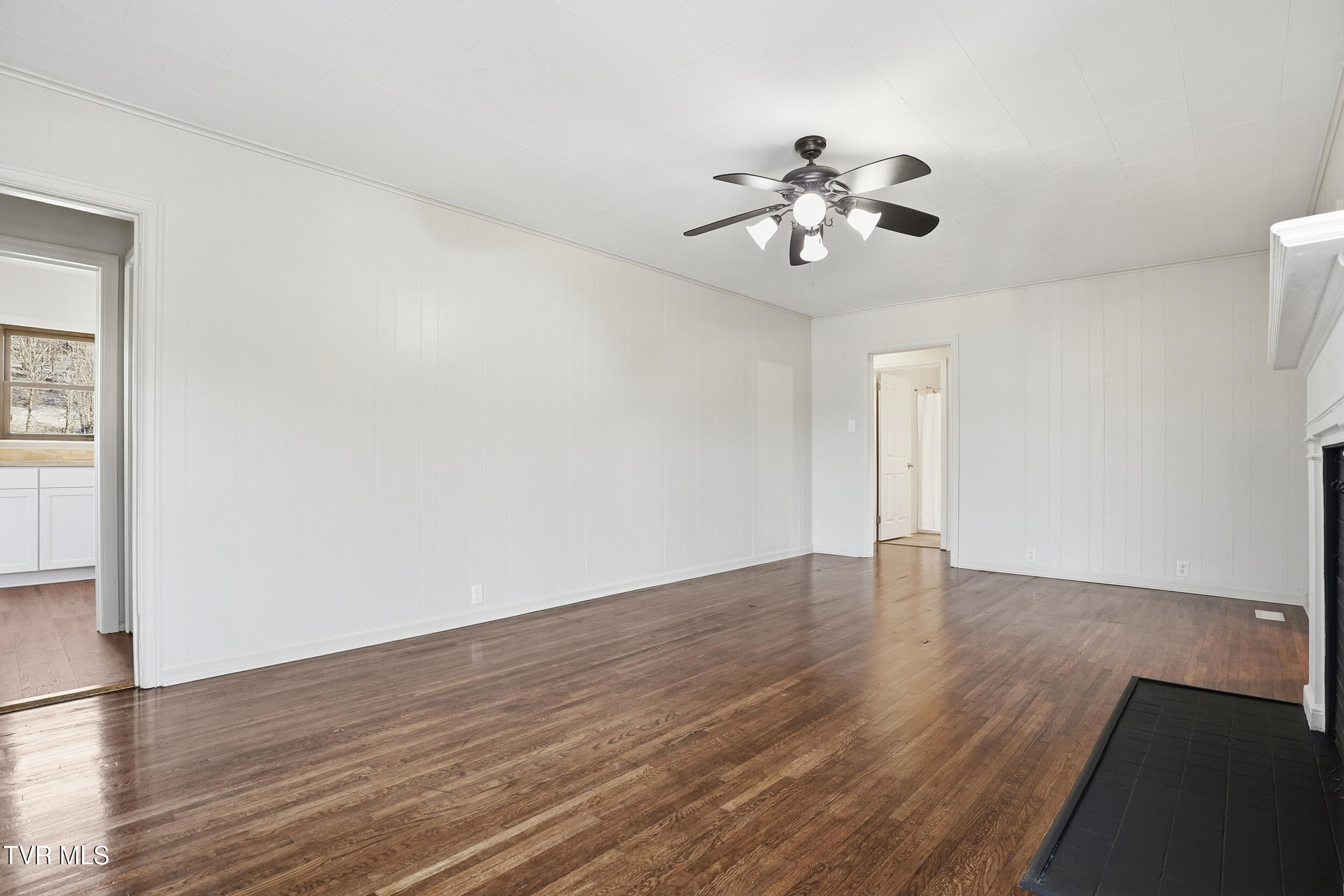 387 Old Watauga Road Watauga, TN 37694 - Photo 6 of 24 8_387 old watauga-08