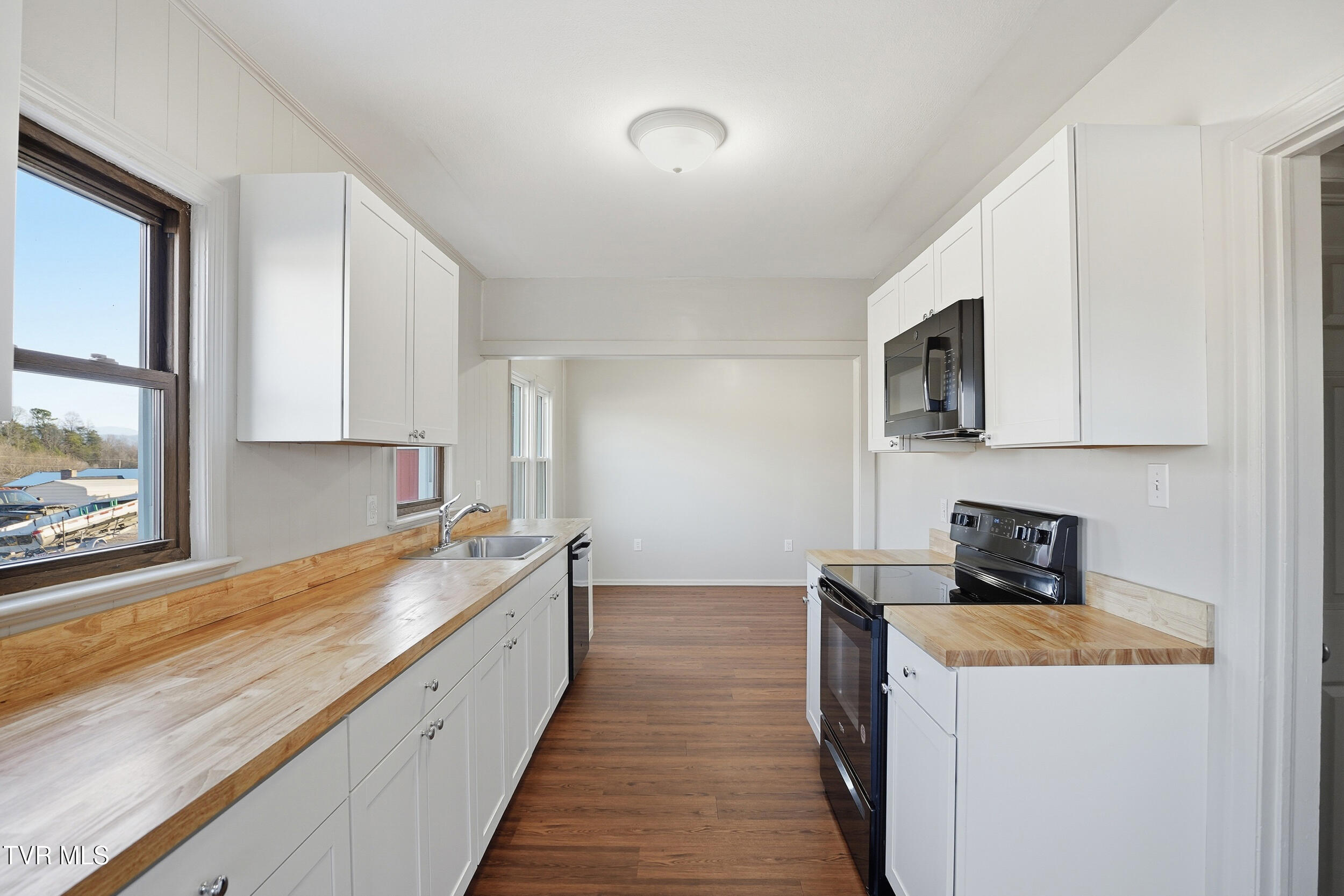 387 Old Watauga Road Watauga, TN 37694 - Photo 7 of 24 9_387 old watauga-09