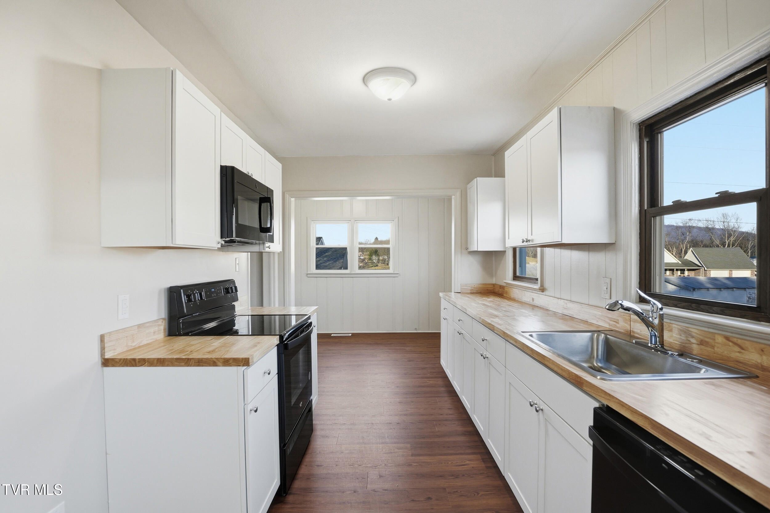 387 Old Watauga Road Watauga, TN 37694 - Photo 9 of 24 11_387 old watauga-11