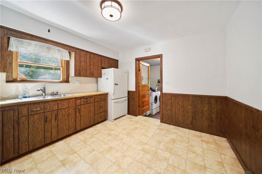 1249 South Beachview Road Willoughby, OH 44094 - Photo 12 of 24 Gallery Image 12