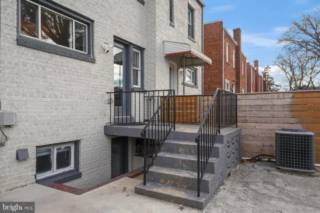 $3,800 | 4226 14th Street Northeast, Washington, DC 20017