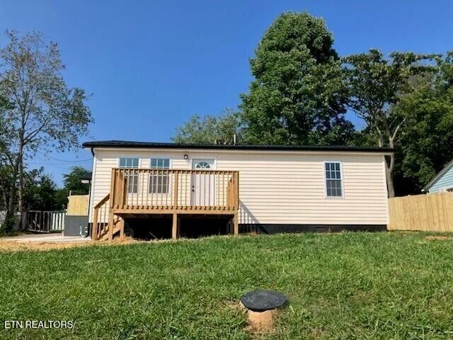 1486 Short Street Morristown, TN 37814 - Photo 3 of 12 a view of a backyard with a garden