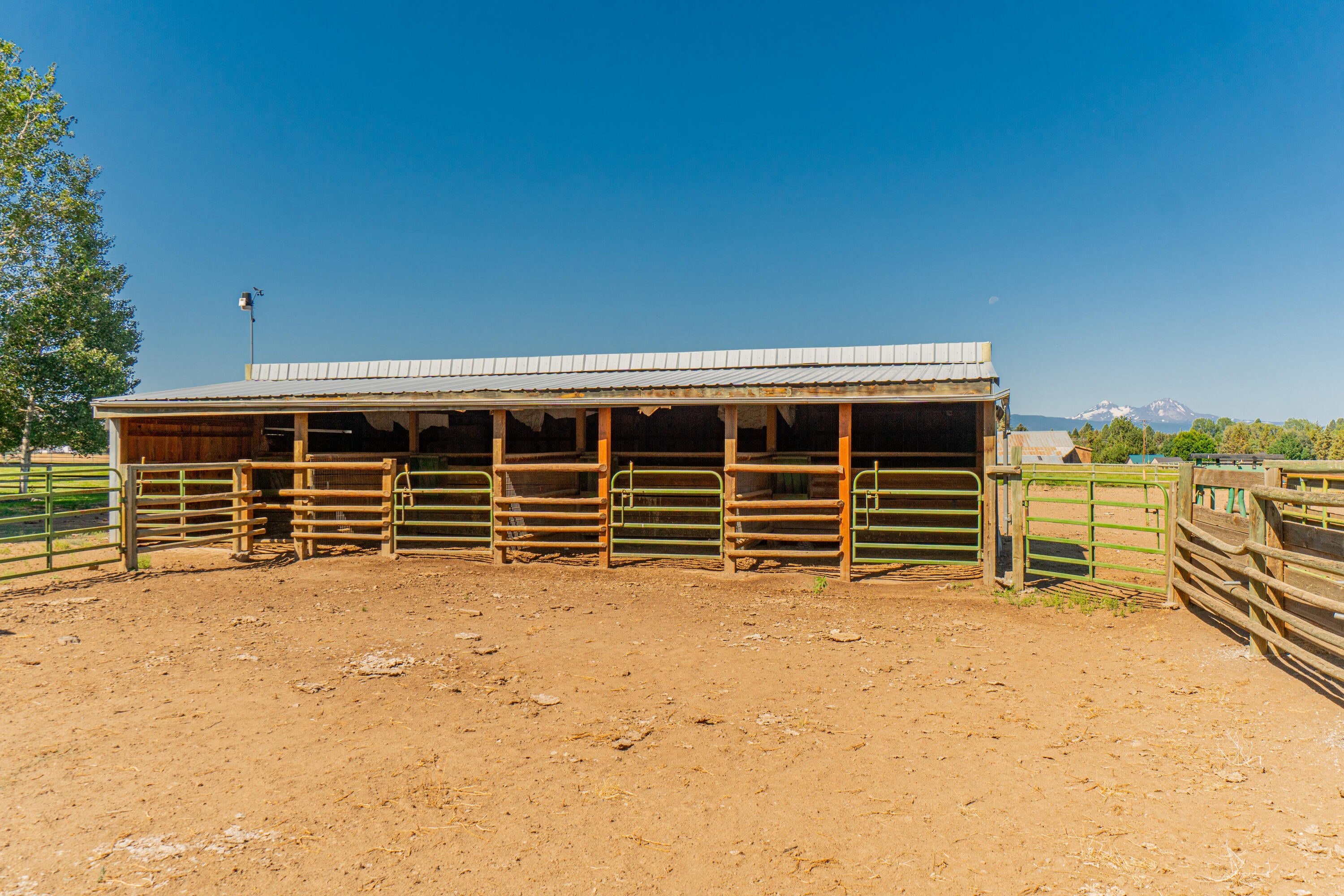 21621 Northeast Butler Market Road Bend, OR 97701 - Photo 51 of 79 100