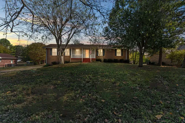 $2,850 | 104 Meadowvue Drive, Hendersonville, TN 37075
