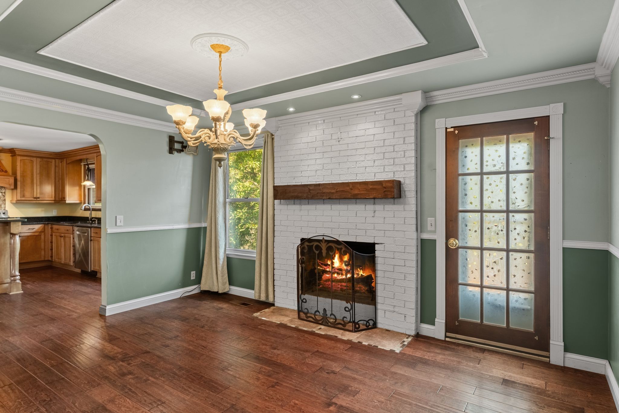 104 Meadowvue Drive Hendersonville, TN 37075 - Photo 21 of 43 a living room with furniture and a fireplace